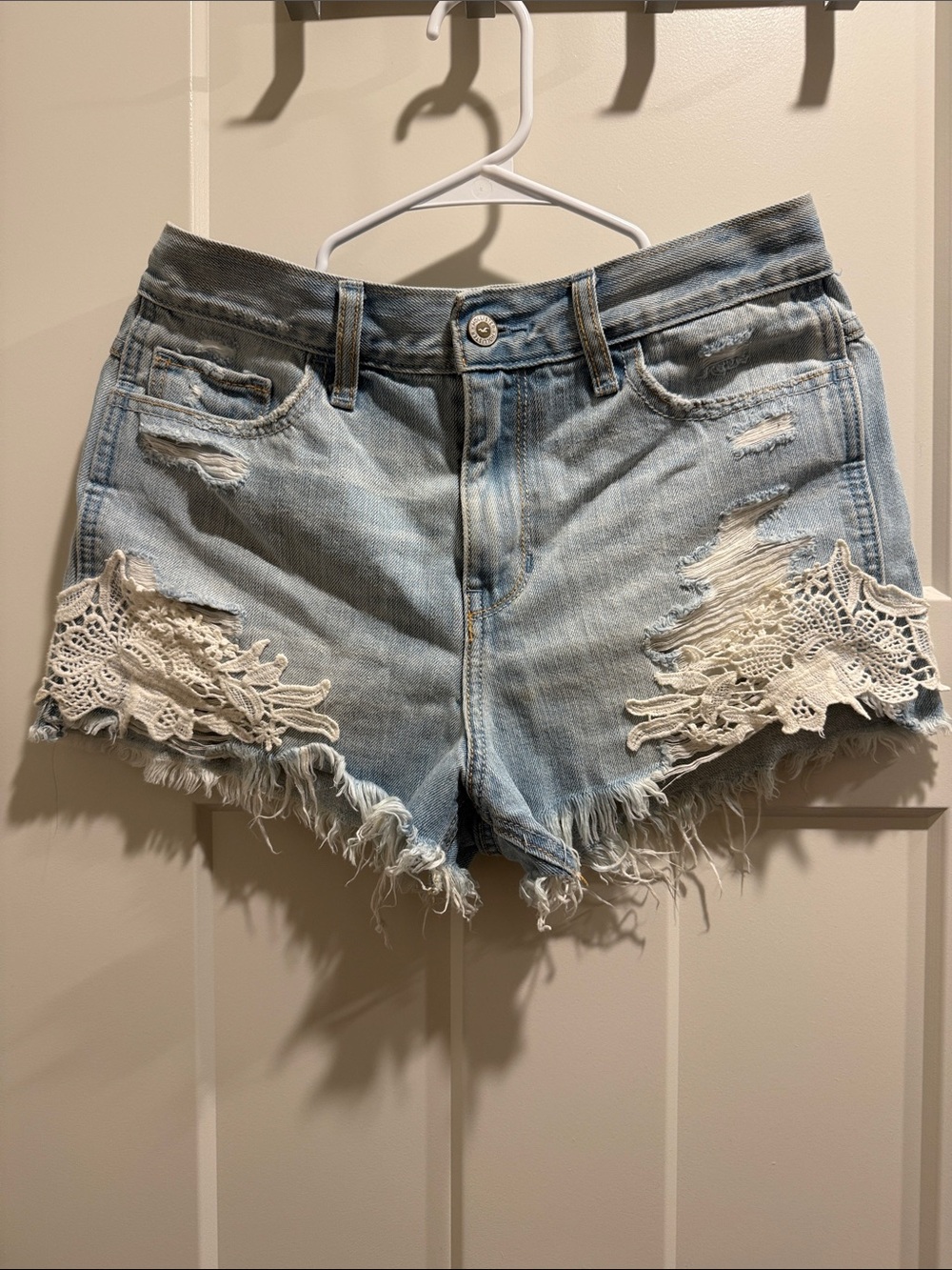 Hollister Light Wash Denim Women’s Crochet Trim Shorts